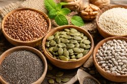 5 loại hạt quen thuộc giúp bảo vệ sức khỏe tim mạch