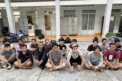 Hơn 100 c&ocirc;ng an đồng loạt ra qu&acirc;n, triệt ph&aacute; đường d&acirc;y đ&aacute;nh bạc h&agrave;ng trăm tỷ ở An Giang