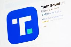 Công ty truyền thông của ông Trump thông báo lỗ nặng
