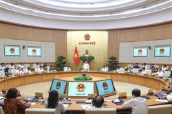 Chính phủ yêu cầu các bộ ngành hoàn thành sắp xếp tổ chức bộ máy trong tháng 10/2026