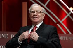 Berkshire giải ngân khoản tiền khổng lồ Warren Buffet tích lũy nhiều năm