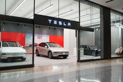 Doanh số tăng vọt, Tesla mở thêm nhiều trung tâm giao xe tại Nhật Bản