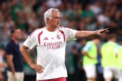 Ở Real của Mourinho, giỏi thôi chưa đủ