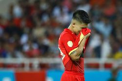 Chuyện gì đang diễn ra với Quang Hải?