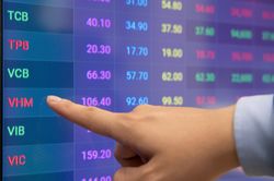 Nhà đầu tư 'ngại' xuống tiền, VN-Index quay đầu giảm