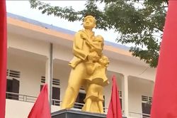 Truy tặng Huân chương Chiến công cho liệt sĩ Nguyễn Bá Ngọc (1965)