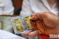Giá vàng ngày 11/8: Vàng SJC bật tăng cả triệu đồng mỗi lượng