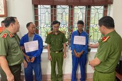 Lai Châu: Bắt 2 đối tượng mua bán 8 bánh heroin