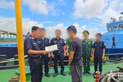 Phát hiện hơn 70.000 lít dầu FO và 41 thùng sơn nhập lậu trên biển Hải Phòng