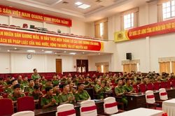 120 cán bộ, chiến sĩ được bồi dưỡng kiến thức dân tộc