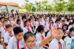 Hà Nội xây dựng kế hoạch miễn phí sách giáo khoa cho học sinh phổ thông