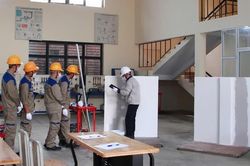 Giữ người học ở lại với nghề bằng những giải pháp thiết thực