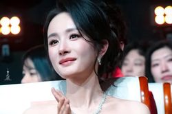 Giải thưởng khiến khán giả cảm thán: 'Giới giải trí Hoa ngữ nát rồi'