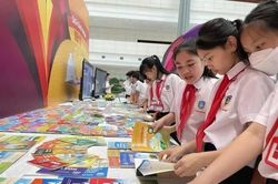 Hà Nội sẽ thực hiện miễn phí sách giáo khoa theo lộ trình từ năm học 2026-2027