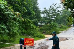Mưa lớn ở Quảng Trị, 13 ngầm tràn bị ngập, giao thông nhiều nơi ách tắc