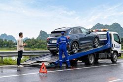 Bảo hiểm PVI tích hợp dịch vụ cứu hộ trên đường