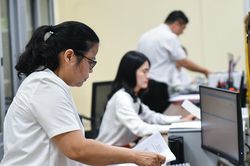 Được giao quyền trưởng phòng, phụ cấp chức vụ tính thế nào?
