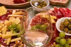 4 điều cần tránh sau 17h để giảm nguy cơ đột quỵ