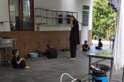 Khẩn trương x&aacute;c minh vụ 'người đ&agrave;n &ocirc;ng mặc &aacute;o n&acirc;u' đ&aacute;nh ch&aacute;u b&eacute; tại ch&ugrave;a Bầu