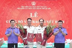 VKSND TP Hà Nội công bố và trao quyết định về công tác cán bộ