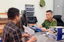Nhà sách bán sách giáo khoa giả, chủ doanh nghiệp bị khởi tố