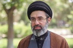 Lãnh tụ tối cao Iran bổ nhiệm đồng loạt 6 chỉ huy quân sự mới