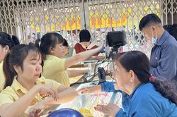 Giá vàng 11/8 tăng 1,4 triệu đồng/lượng, người mua hôm qua vẫn lỗ