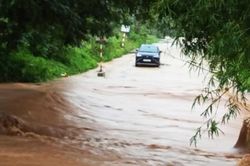 Quảng Trị: Mưa lũ chia cắt nhiều bản làng vùng biên giới