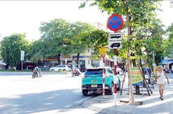 Xử lý dứt điểm tình trạng phương tiện đón, trả khách không đúng quy định