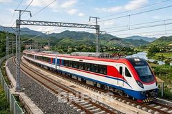 Ưu tiên nguồn lực triển khai đường sắt kết nối Hải Phòng - Hạ Long - Móng Cái với Phòng Thành Cảng - Đông Hưng (Trung Quốc)