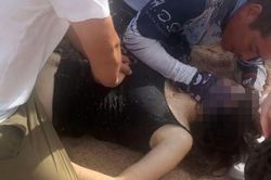 Hai mẹ con bị sóng cuốn trôi, người cứu hộ tiết lộ điều nhìn thấy sau khi kéo họ lên bờ