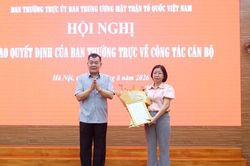 Bà Đinh Thị Thúy Ngân giữ chức Phó Chánh Văn phòng Cơ quan UBTƯ MTTQ Việt Nam