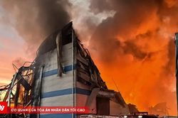 Hàn Quốc: Cháy kho chứa 1,9 triệu lít hóa chất, chính quyền phát cảnh báo khẩn