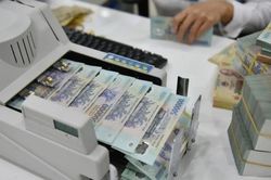 Thặng dư ngân sách gần 470 nghìn tỷ đồng nhưng áp lực tài khóa dần hiện hữu