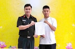 Tuổi trẻ Bắc Ninh hăng hái viết đơn tình nguyện nhập ngũ