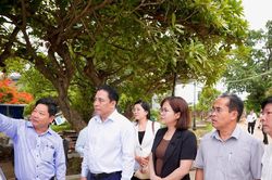 Phó Bí thư Thường trực Thành ủy Nguyễn Khắc Toàn kiểm tra các công trình văn hóa, lịch sử