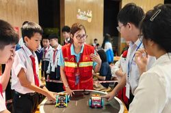 Khơi niềm đam mê công nghệ từ sân chơi robot