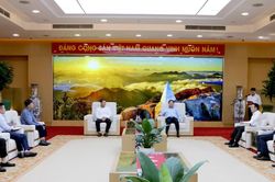 Bí thư Tỉnh ủy Dương Quốc Huy: Đẩy nhanh tiến độ Khu công nghiệp Trấn Yên, tạo điều kiện để Viglacera mở rộng đầu tư