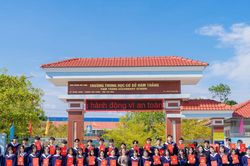 Chạm đỉnh bằng tự học và đam mê