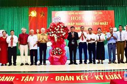Tiếp nối mạch nguồn dòng tộc trên quê hương Đất Tổ