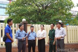 Đưa cán bộ về gần dân
