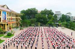 Khẩn trương sắp xếp trường học