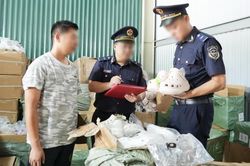 Hải quan phát hiện hơn 800.000 sản phẩm nghi xâm phạm sở hữu trí tuệ trong hàng quá cảnh
