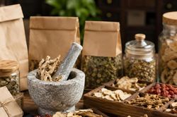 Yêu cầu xử nghiêm lừa đảo, trục lợi trong y dược cổ truyền