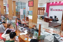 Lào Cai đặt mục tiêu 95% người từ 15 tuổi có tài khoản giao dịch
