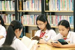Hà Nội xây dựng lộ trình miễn phí sách giáo khoa