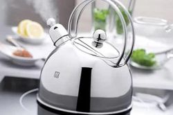 3 thói quen đun nước uống tưởng vô hại nhưng nên bỏ ngay