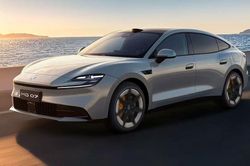Tin xe 11/8: MG 07 PHEV gây chú ý, Mercedes-AMG GT 53 EV xuất hiện