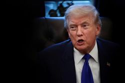 Ông Trump: Mỹ vẫn có khả năng leo thang xung đột với Iran