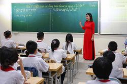 Hoàn thành chi trả chế độ với hiệu trưởng, hiệu phó dôi dư nghỉ việc trước 30/11